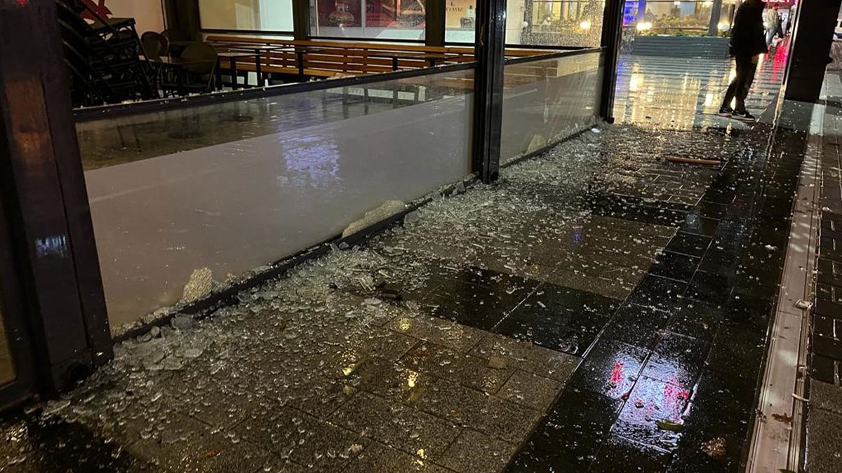 Esenyurt'taki Starbucks'ta 'İsrail' protestosu