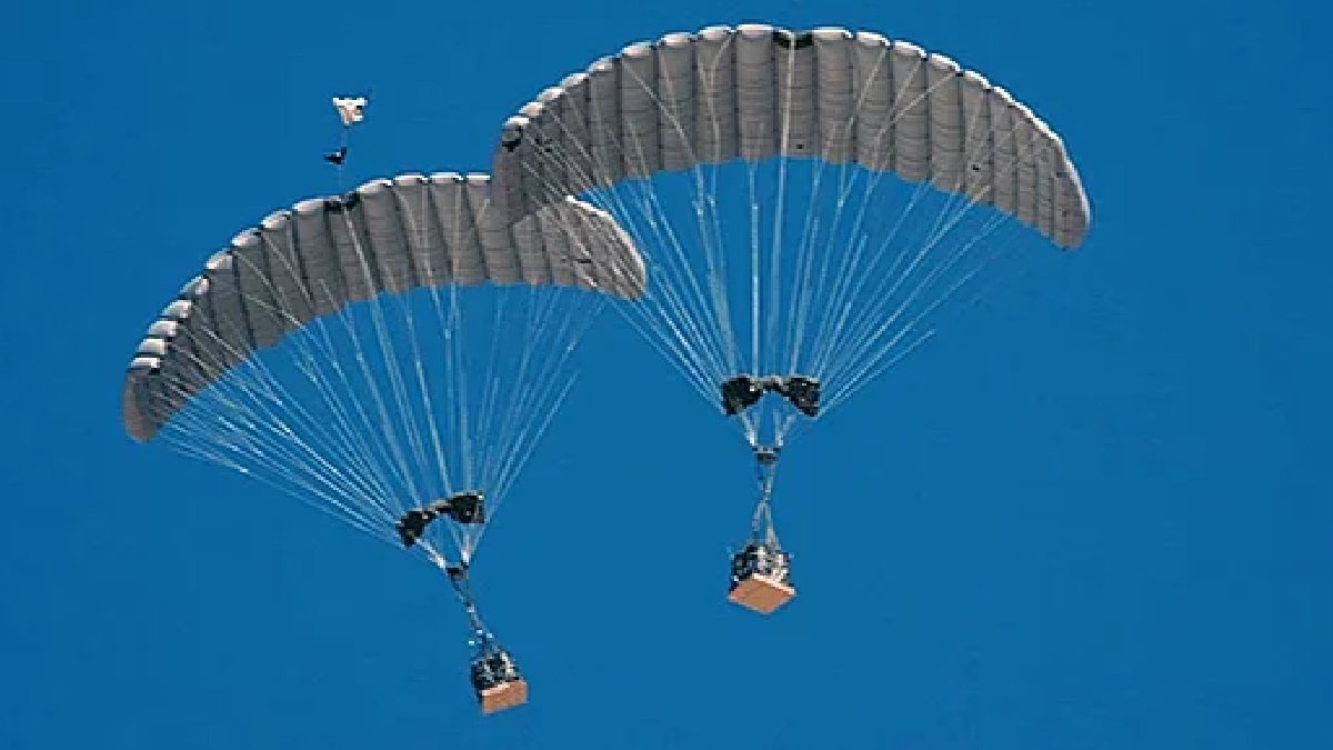 Ürdün’den Gazze’ye paraşütle tıbbi malzeme gönderildi