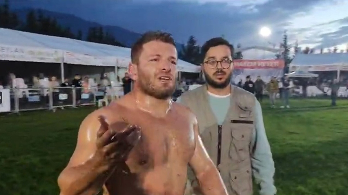 Sinirlendi oyunu bıraktı! Balaban seyirci ile tartışıp görüntüleri sildirdi