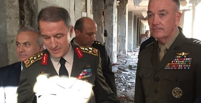 ABD'li yetkililer Dunford, Clapper ve Votel hakkında suç duyurusu  - Son dakika haberleri