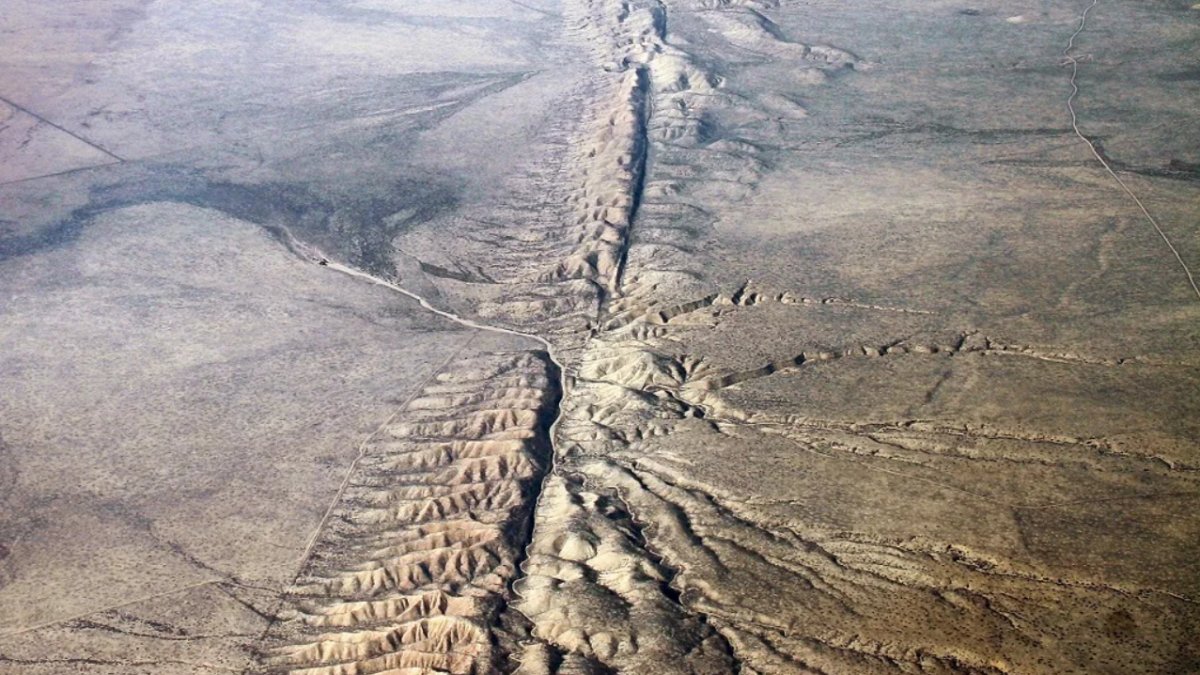 San Andreas Fayı: Depremlerin Tehlikeli Evrimi