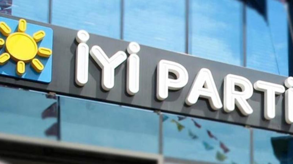 Selendi İYİ Parti İlçe Başkanı Erol istifa etti