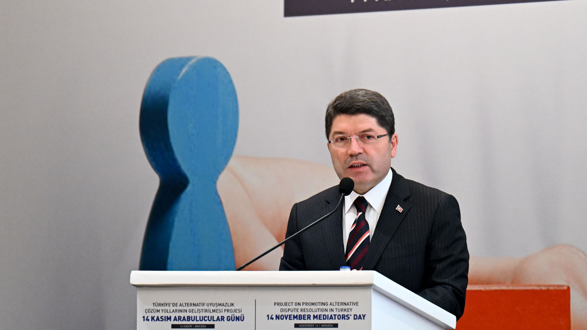 Adalet Bakanı Tunç'tan 'yargı krizi'ne ilişkin açıklama: Yeni anayasaya ihtiyacımız olduğu açık