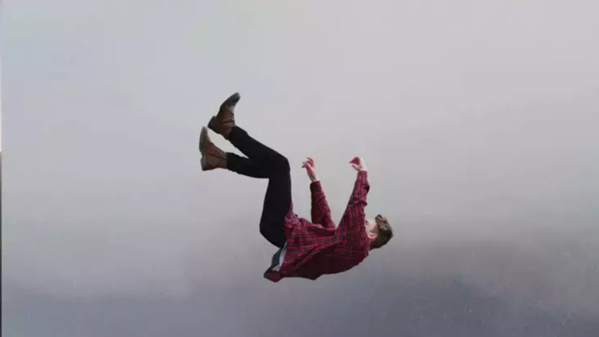 Rüyada Yüksekten Düşmek: Anlamı ve Psikolojik Yorumları