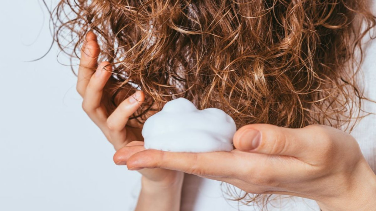 Saç Köpüğü: Saç Bakımında Etkili Bir Müttefik