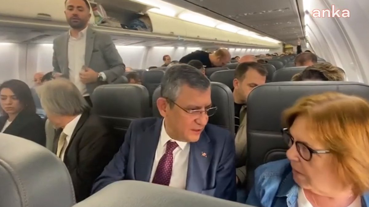 CHP lideri Özel, tarifeli uçakla KKTC'ye gitti