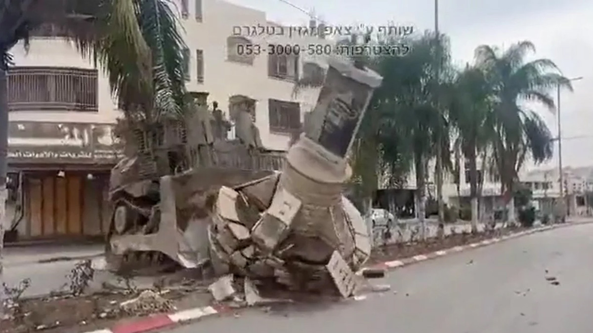 İsrail, Yaser Arafat anıtını yıktı