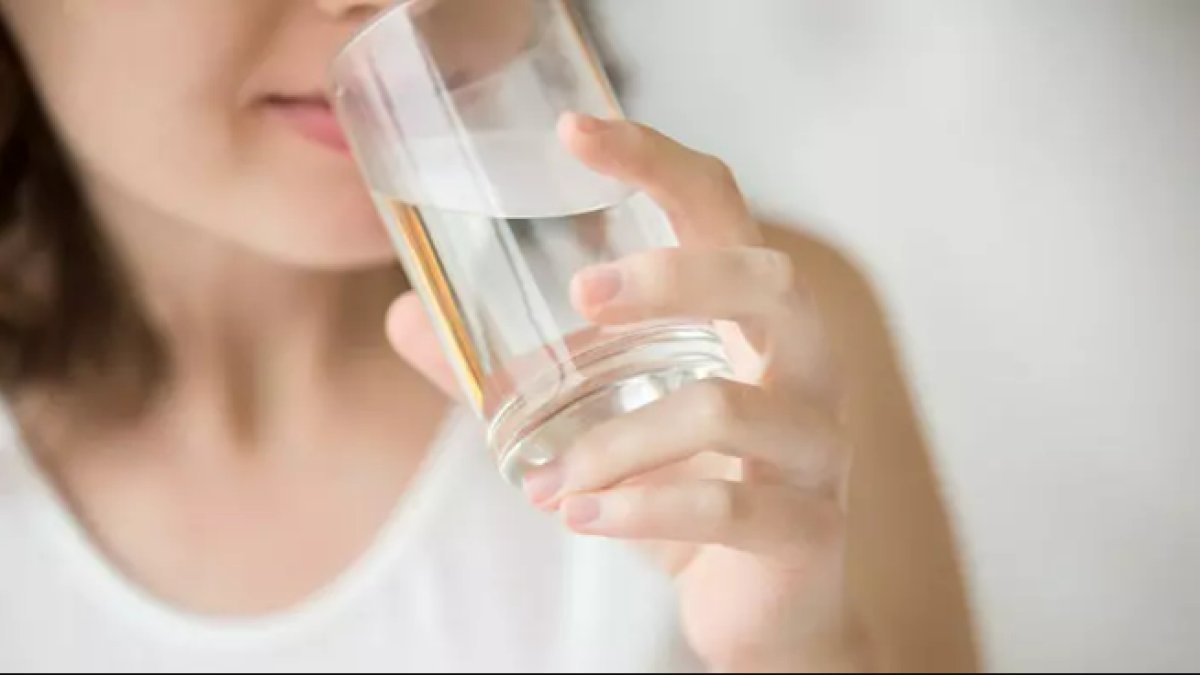 Rüyada Su İçtiğini Görmek: Anlamı ve Sembolizmi