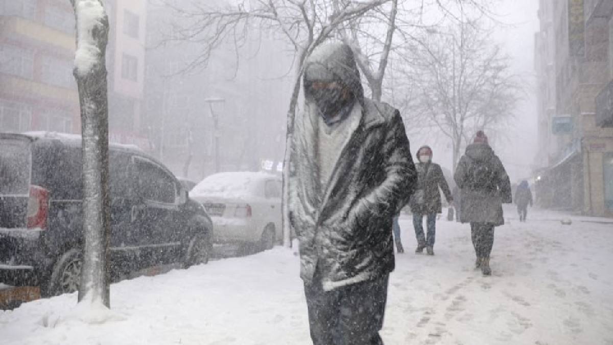 Meteoroloji hafta sonu için uyardı! Kar yağışı dondurucu havayla birlikte geliyor