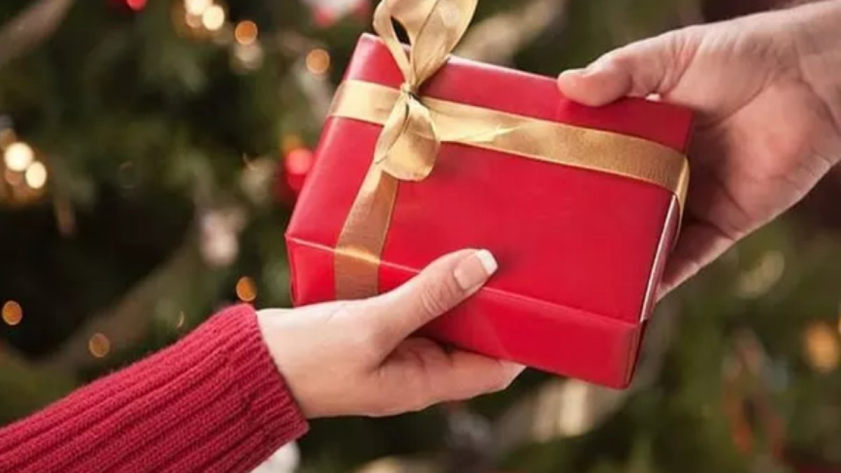 Rüyada Hediye Almak: Sürprizlerin Gizemli Dünyası