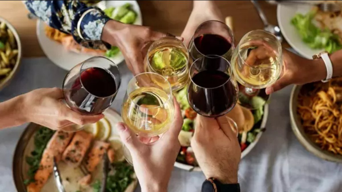 Rüyada İçki İçmek: Anlamı ve Yorumları