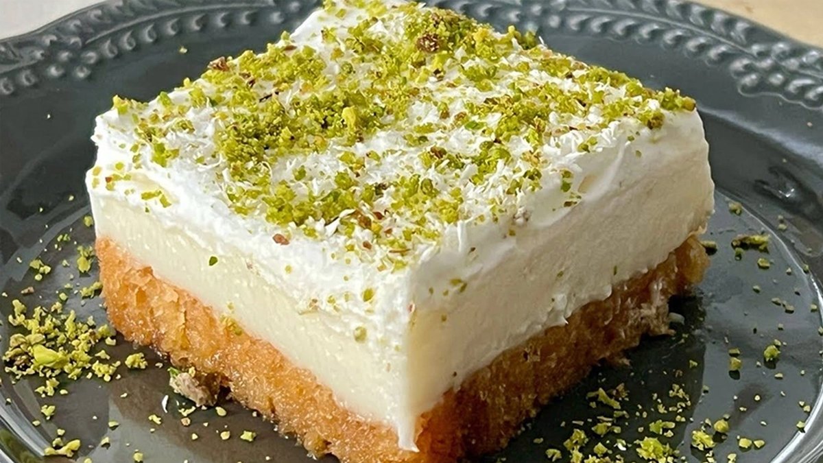 Bayat ekmekleri değerlendirin! Pastaneleri aratmayan ekmek tatlısı tarifi: Lezzetiyle tam puan aldı