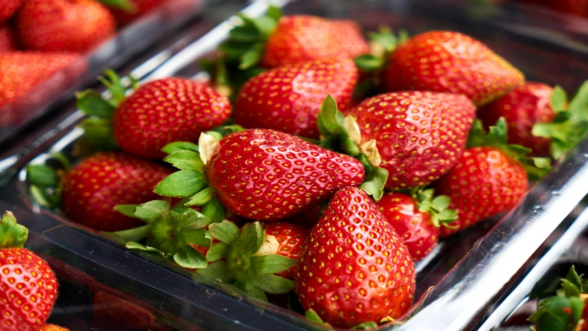 Rüyada Çilek Yemek: Lezzetli Rüyaların Sırrı