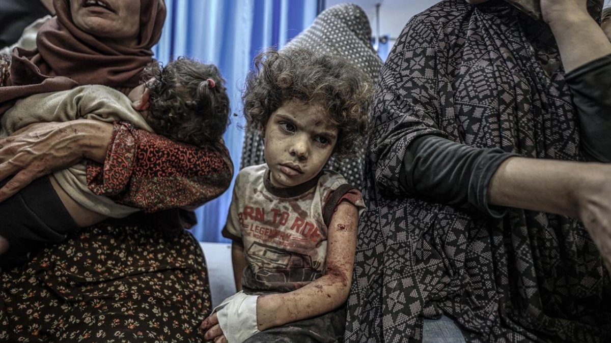 İsrail'in kuşattığı Şifa Hastanesi'nde yaşam sona eriyor: Binlerce insan 8 gündür aç ve susuz