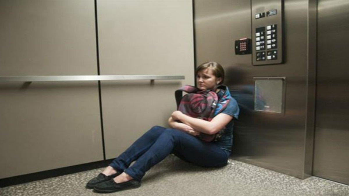 Rüyada Asansörde Kalmak: Rüya Tabirleri ve Anlamları