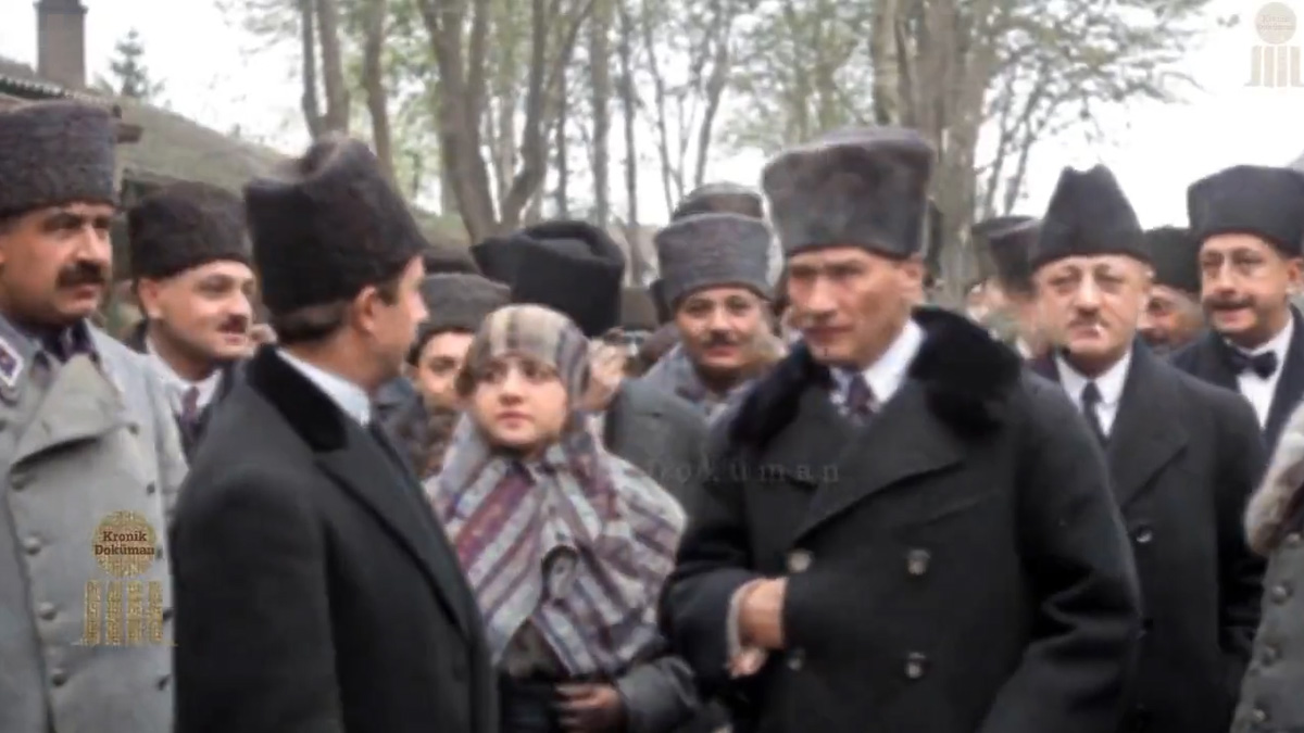 O görüntüler gündem oldu! Atatürk'ün videoları renklendirilerek paylaşıldı