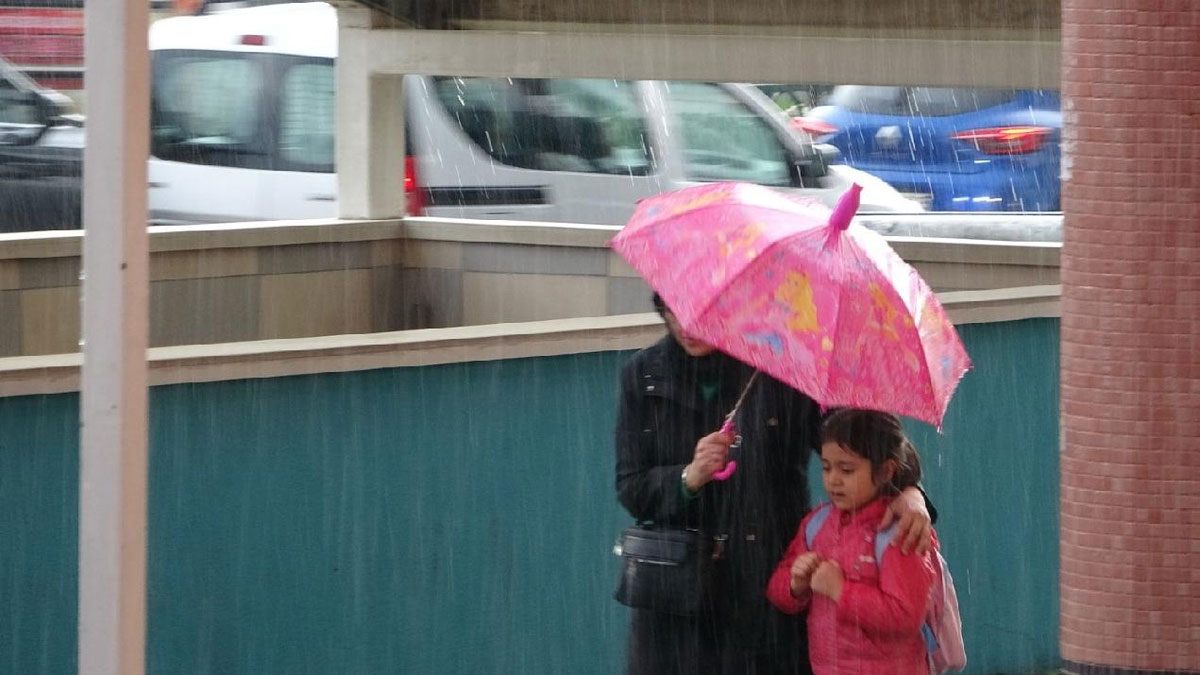 Eğitime fırtına ve sağanak engeli