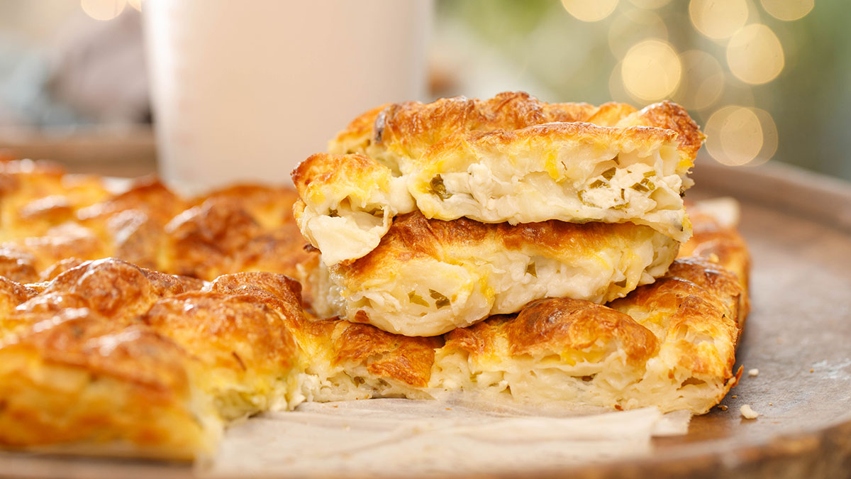 Lezzetine lezzet katıyor: Börek ustaları meğer bu taktiği uyguluyormuş! Evde enfes börekler pişirin