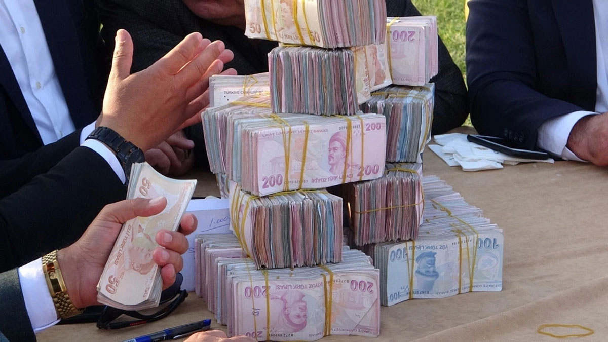 Evlenmek için 156 bin TL başlık parası ödedi, dımdızlak ortada kaldı! Kadının ailesi paraları alıp kaçtı