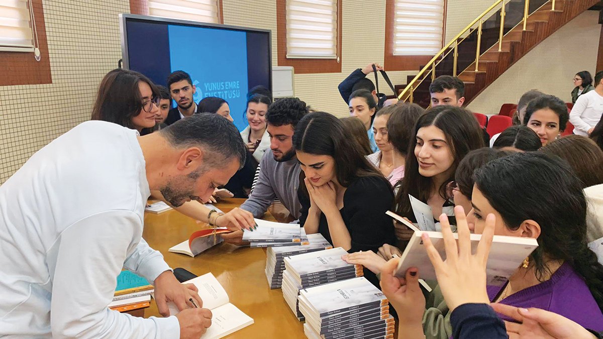 ‘Toplum modern Türk şiirini okumuyor’