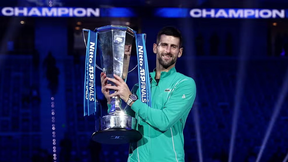 Djokovic şampiyon oldu Federer'i geride bıraktı