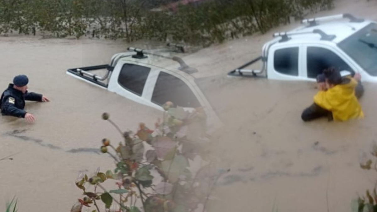 Zonguldak'ta üç kişiyi yutan felakette detaylar ortaya çıktı: Suya gömülen aracın camını kırıp...