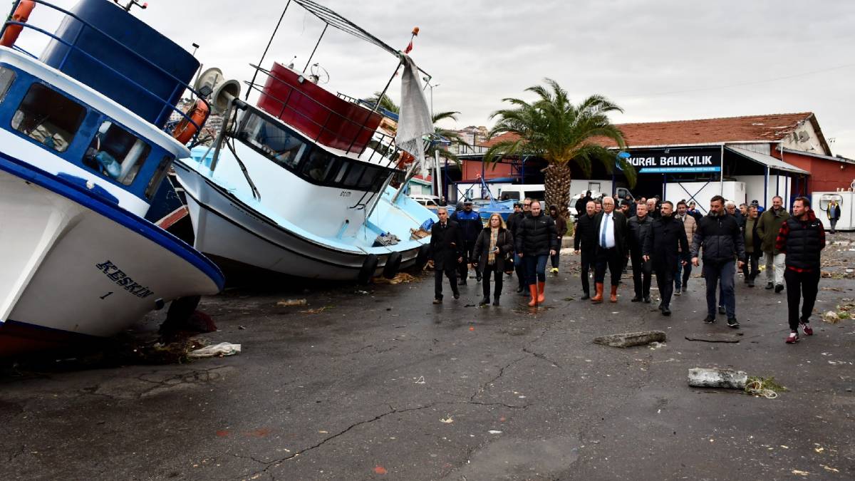 Başkan Posbıyık, CHP heyetiyle afetzede esnafa geçmiş olsun ziyaretinde bulundu