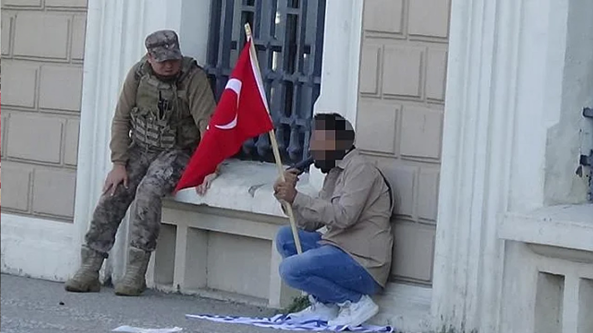 İzmir'de İsrail protestosu! Başına silah dayadı, ikna olması saatler sürdü