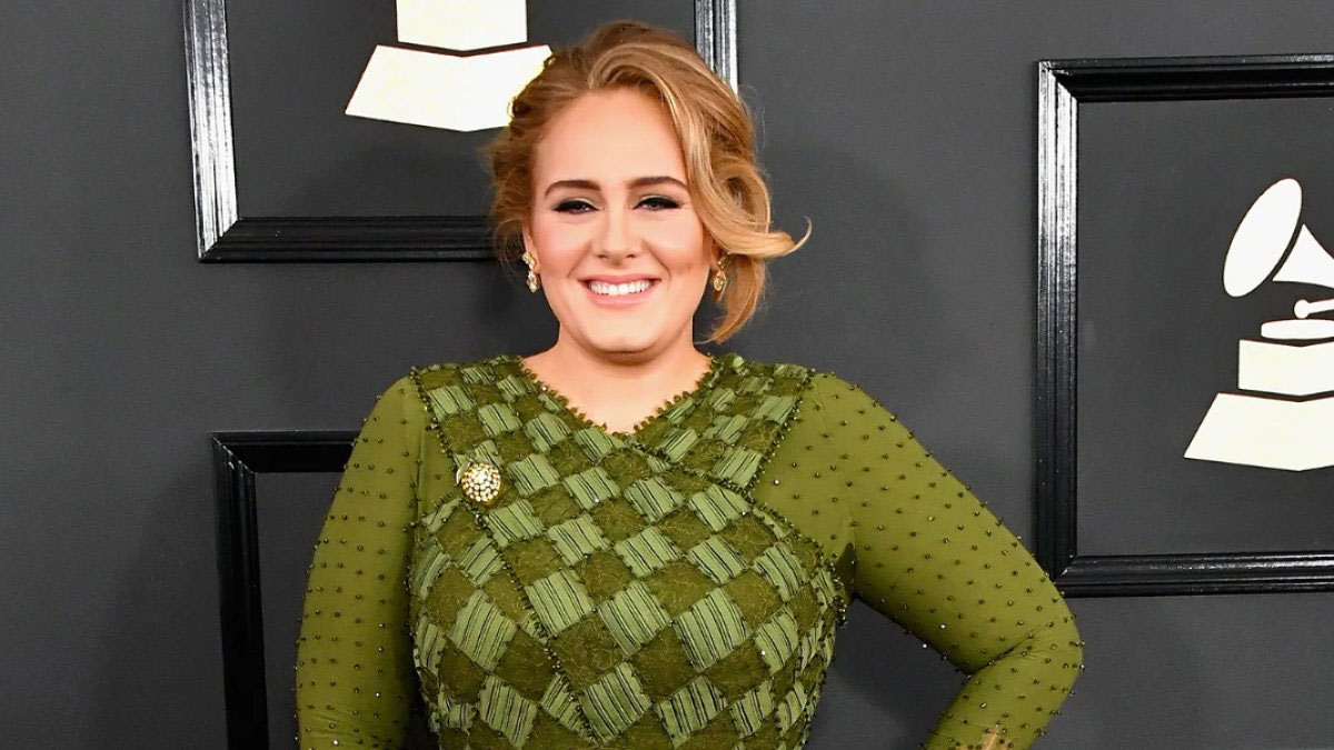 Şarkıcı Adele evlendiğini duyurdu