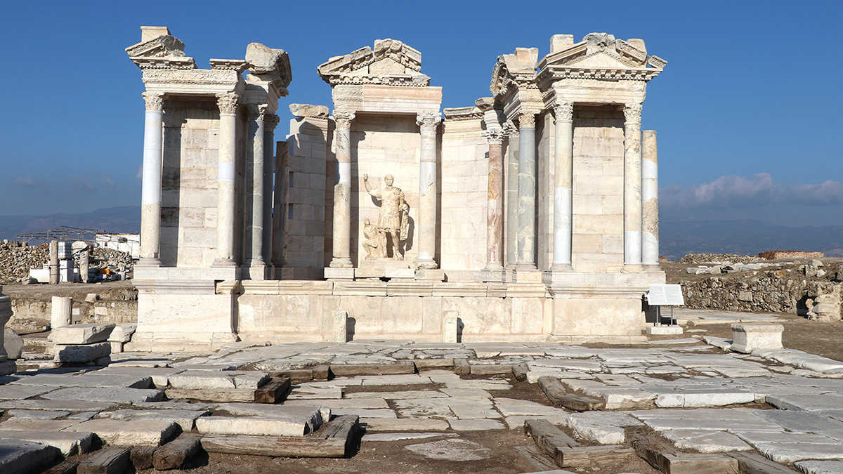 Trajan Çeşmesi 14 asır sonra tekrar çekim merkezi