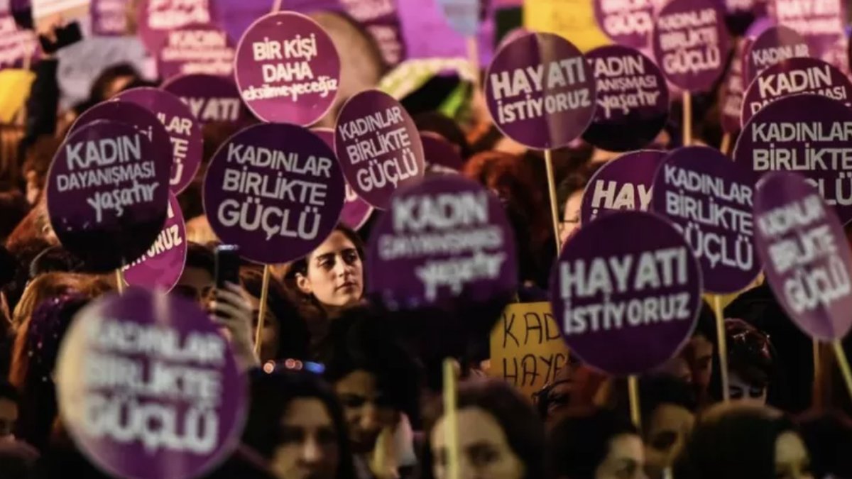 Kadın cinayetleri önlenemiyor! Eşini katletti, oğlunu ağır yaraladı