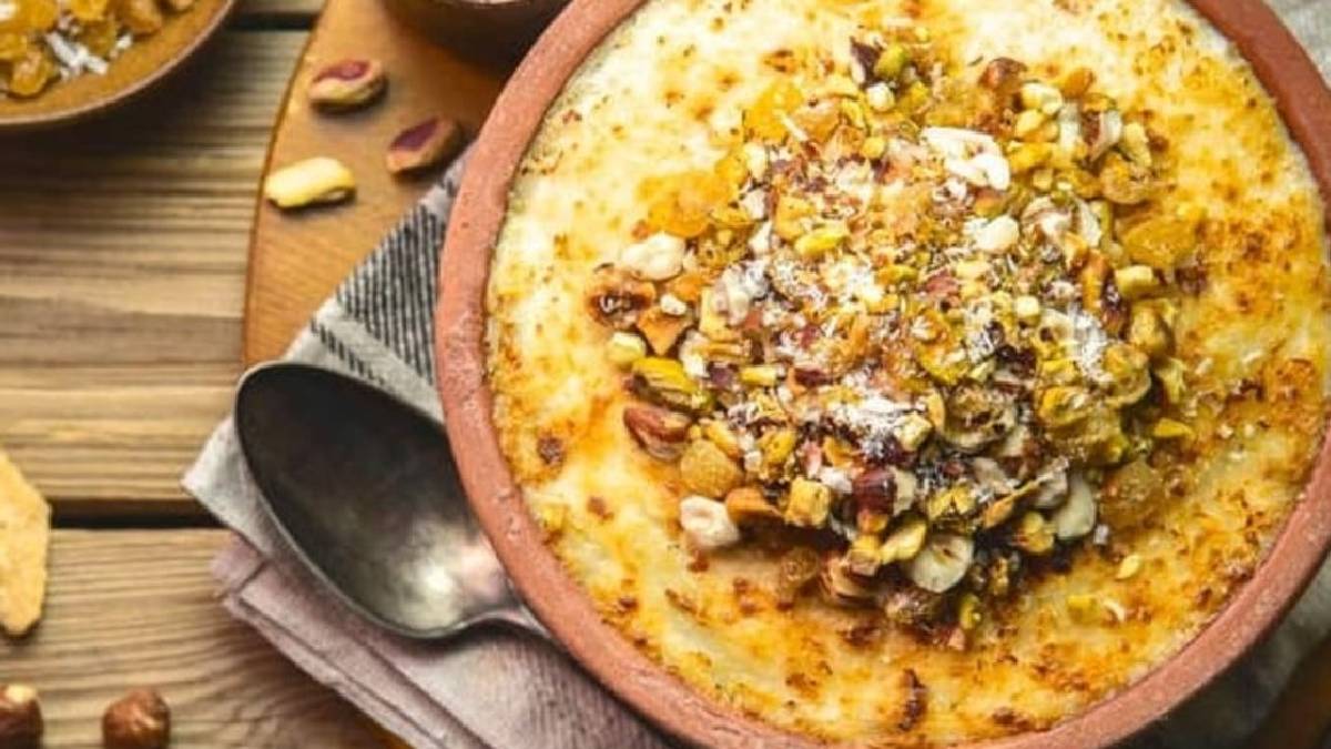 Adını duyan şaşırıyor, tadına bakan ise tarif istiyor! İşte damak çatlatan yeni lezzet: Umm Ali tatlısı