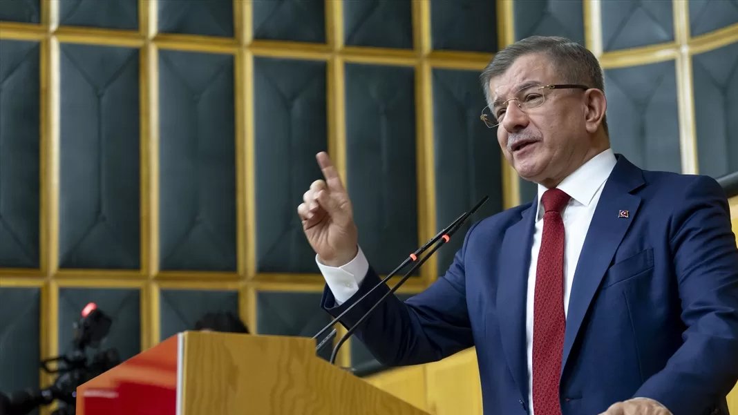 Davutoğlu'ndan 50+1 çıkışı: Devlet yapboz tahtası değildir