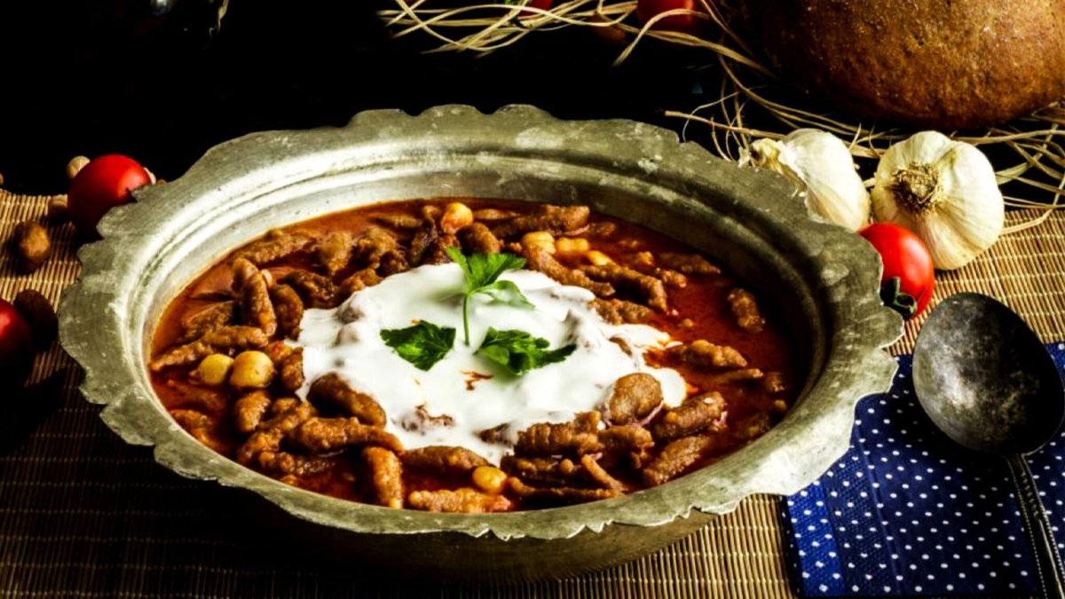 Evde kıymanız varsa mutlaka deneyin! Aydın usulü yuvarlama: Bu tarif eşlere parmak yedirir