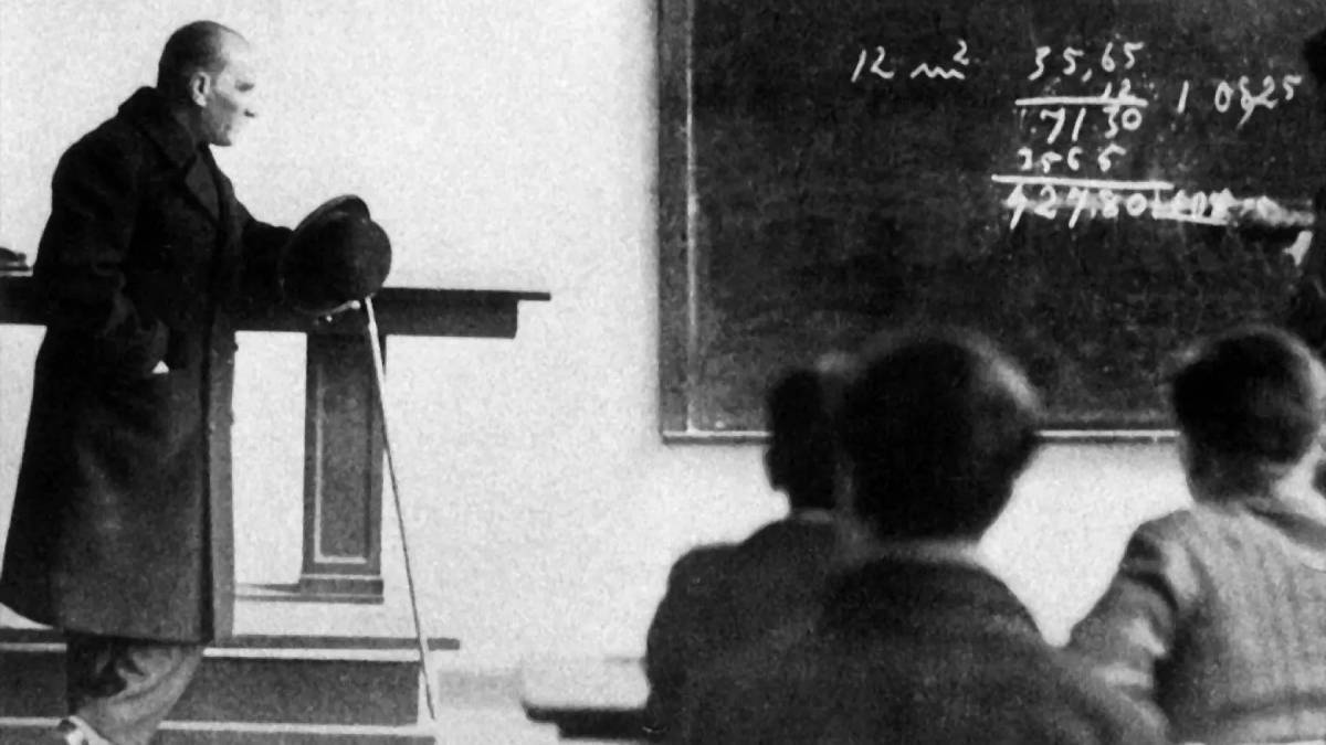 Başkan Atay Öğretmenler Gününü kutladı