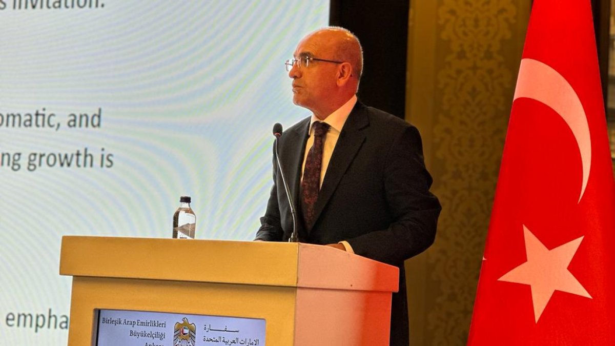 Bakan Şimşek: BAE ile ticaret hacmimizi 25 milyar doların üzerine çıkartacağız