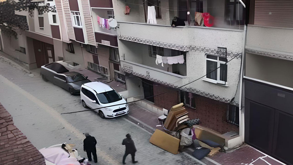 Göçmenlerin kaldığı binadan çıkanlar şaşkınlık uyandırdı! Mahalleli saatlerce izledi, sonu bir türlü gelmedi
