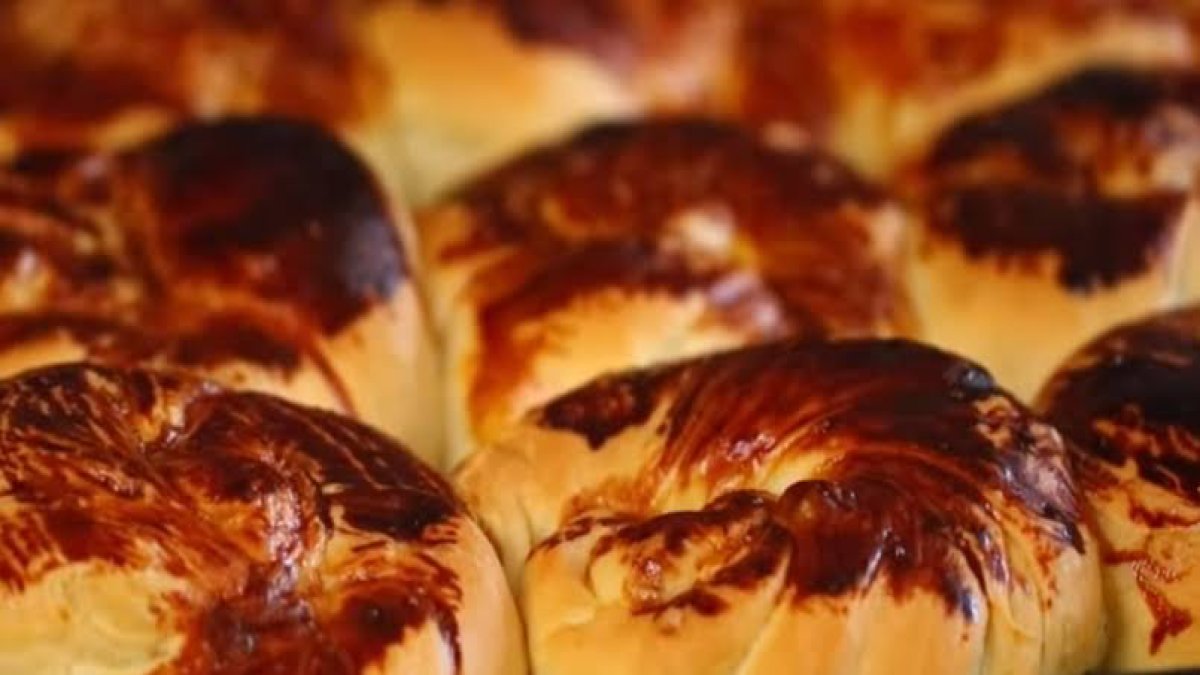 Eviniz pastaneye dönecek! Yiyenin bayıldığı yumuşacık açma tarifi..