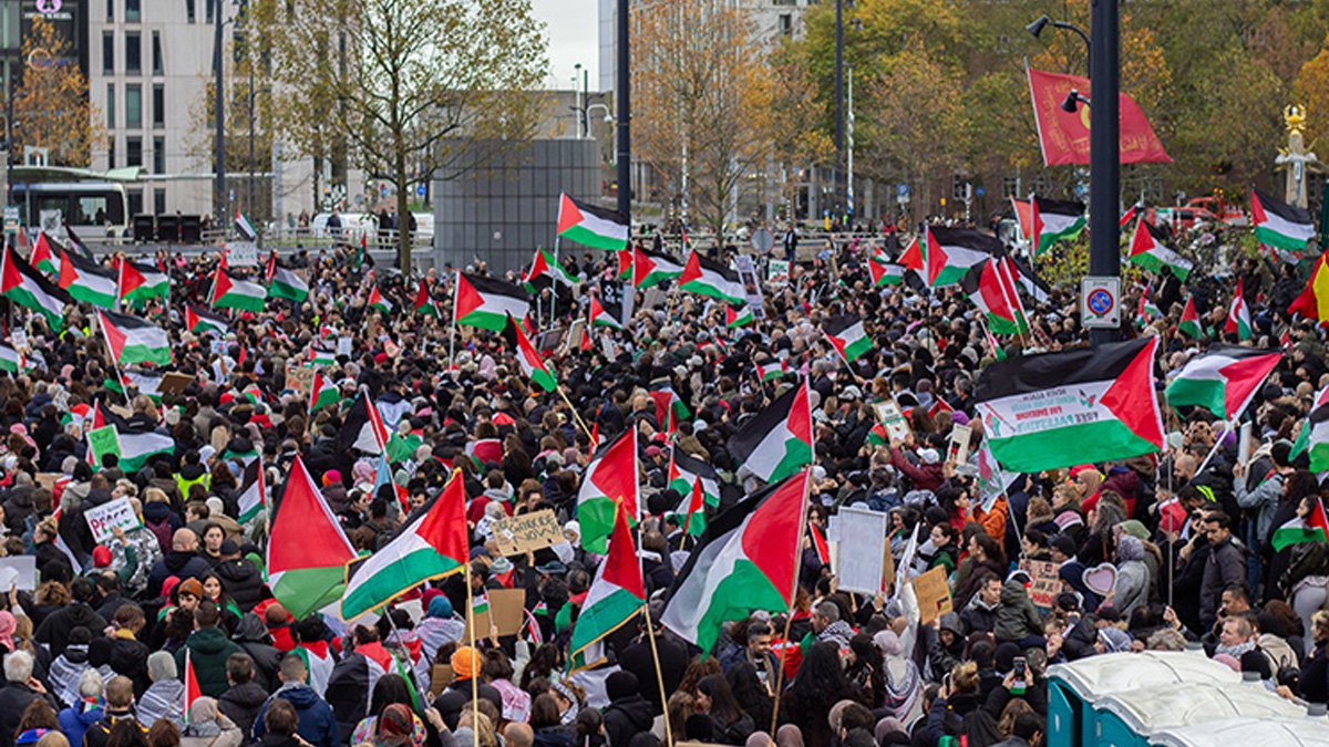 Hollanda'dan Filistin'e destek! Binlerce kişi İsrail'in Gazze saldırılarını protesto etti