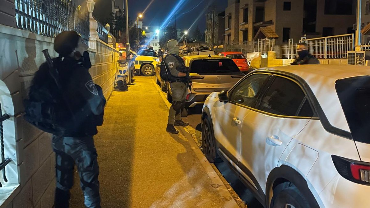 İsrail'den serbest bıraktığı esirlerin evlerine baskın: Sakın kimseye bir şey anlatmayın