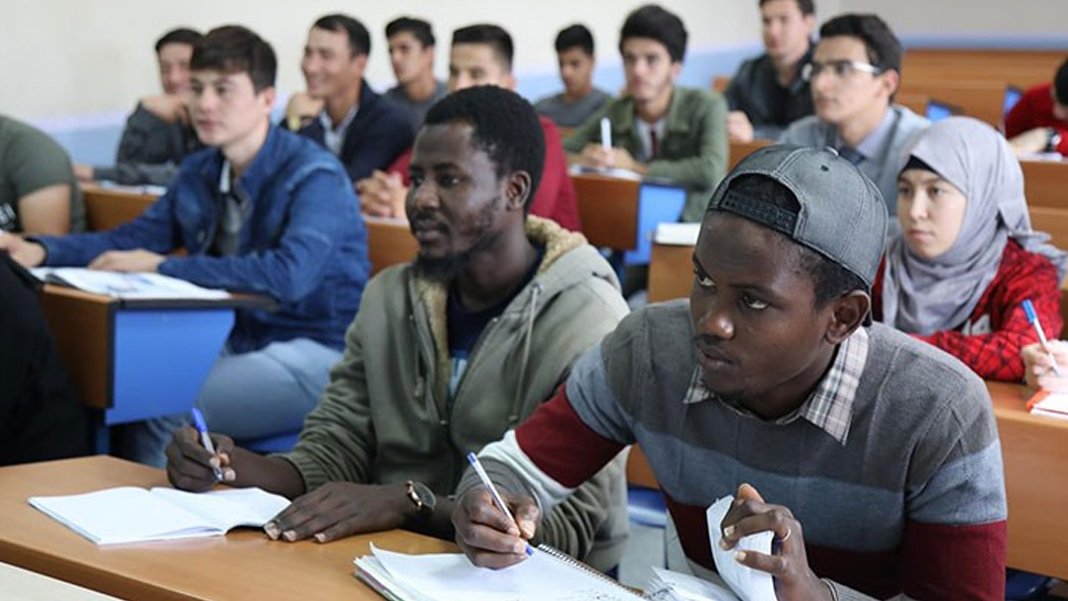 Her 15 öğrenciden biri yabancı uyruklu: Bu yıl kayıt yaptıranların sayısı 200 bine yaklaştı