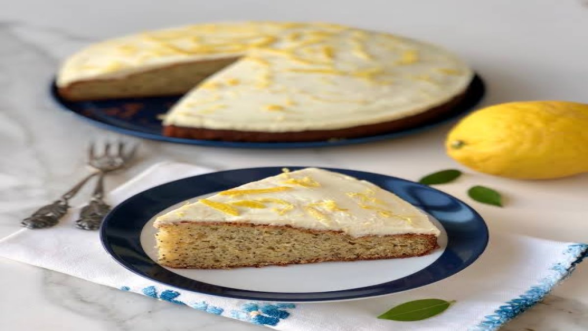 Fırından çıktığı gibi kapış kapış gidiyor! Ayıla bayıla yiyeceğiniz kek tarifi