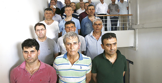 Avukatlar darbecileri savunmak istemiyor