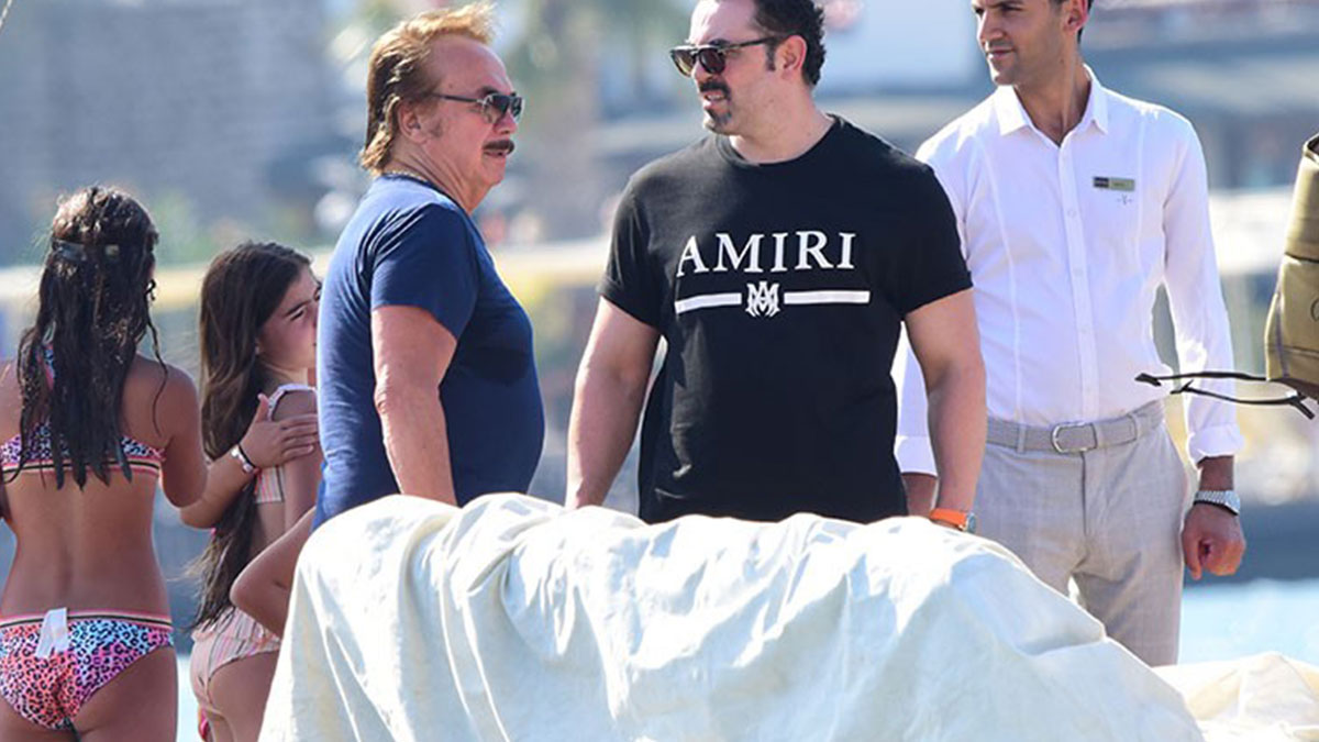 Tekneden beton zemine düşen Orhan Gencebay, dehşet anlarını ilk kez anlattı! Resmen ölümden dönmüş