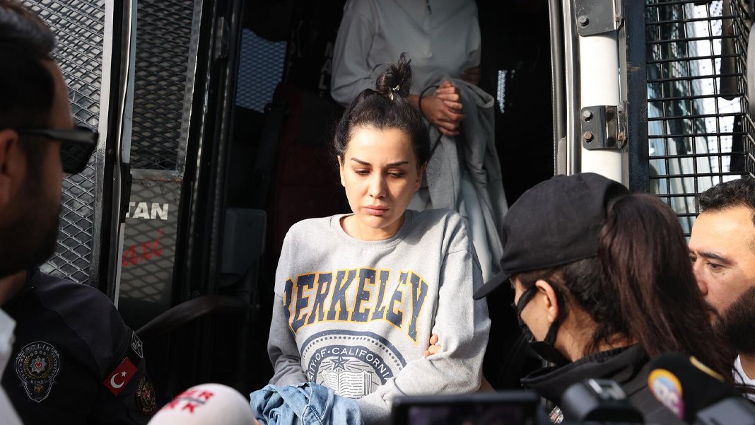 Dilan Polat'ın avukatından açıklama: 'İntihar etmek istiyorum' dedi mi?