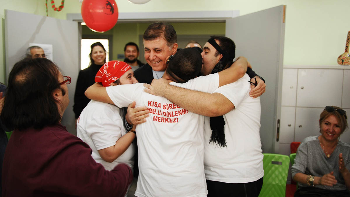 Karşıyaka’nın engelsiz merkezi umut olmaya devam ediyor