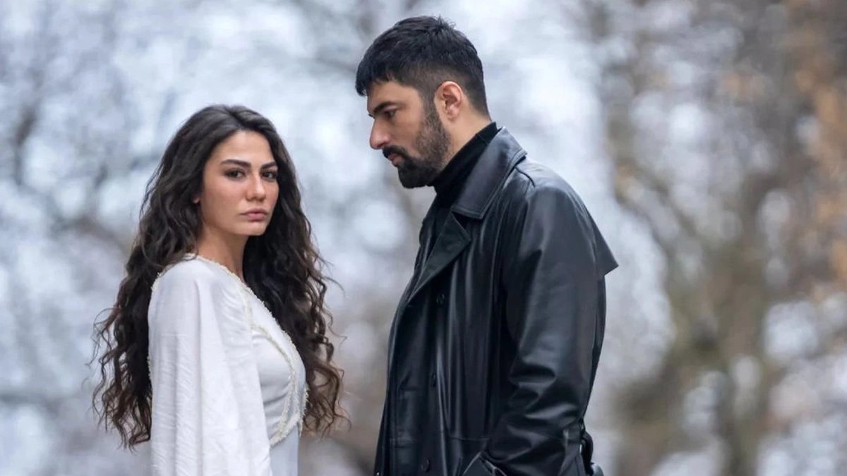 Adım Farah dizisine o isim de dahil oldu