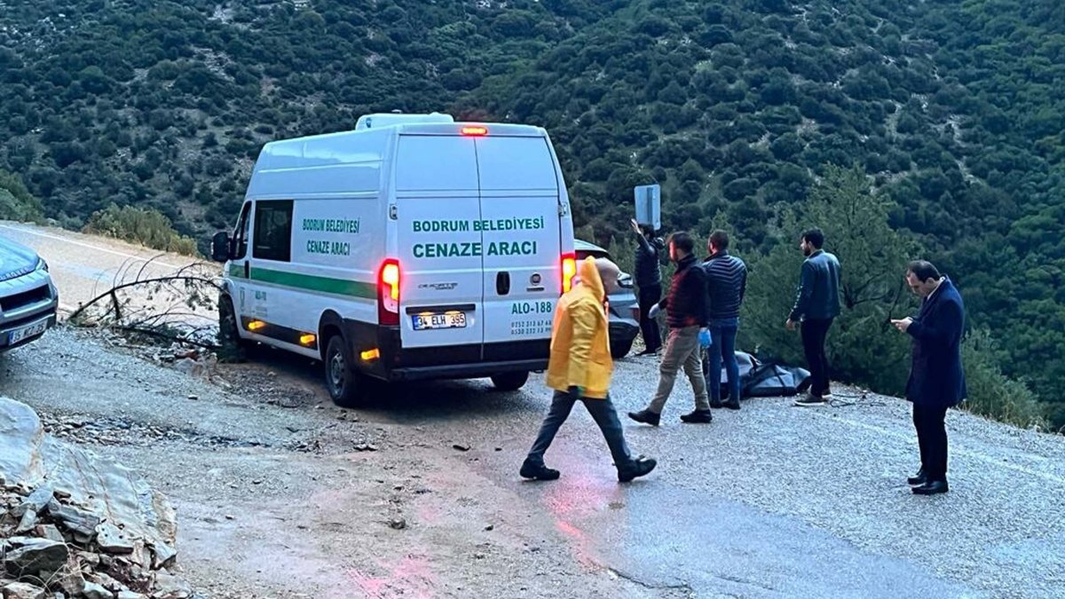 Bodrum'da kan donduran olay: Çarşafın içinde iple bağlanmış 2 ceset bulundu
