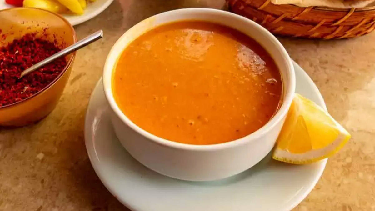 Lokanta usulü mercimek çorbası