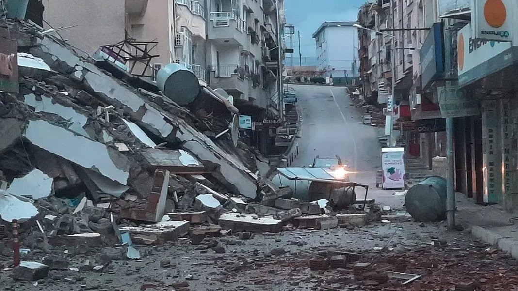 Deprem bölgesindeki bazı illerde mücbir sebep haline uzatma kararı